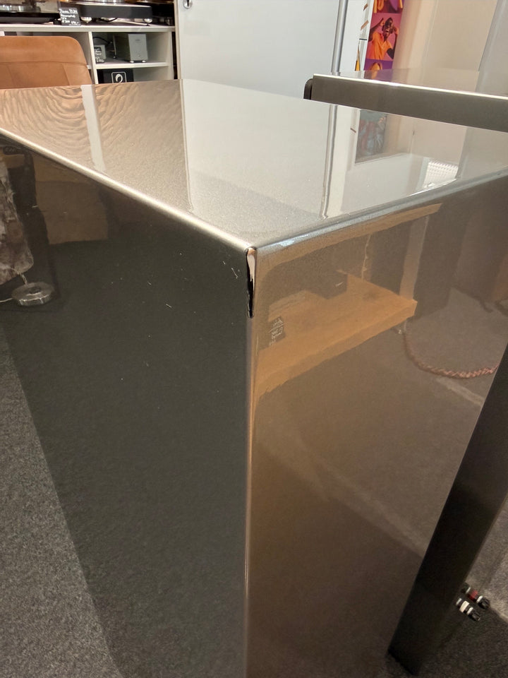 Nenuphar Mini V2 - Grau Metallic -  ( Vorführmodell - mit kleinen Lackschäden )